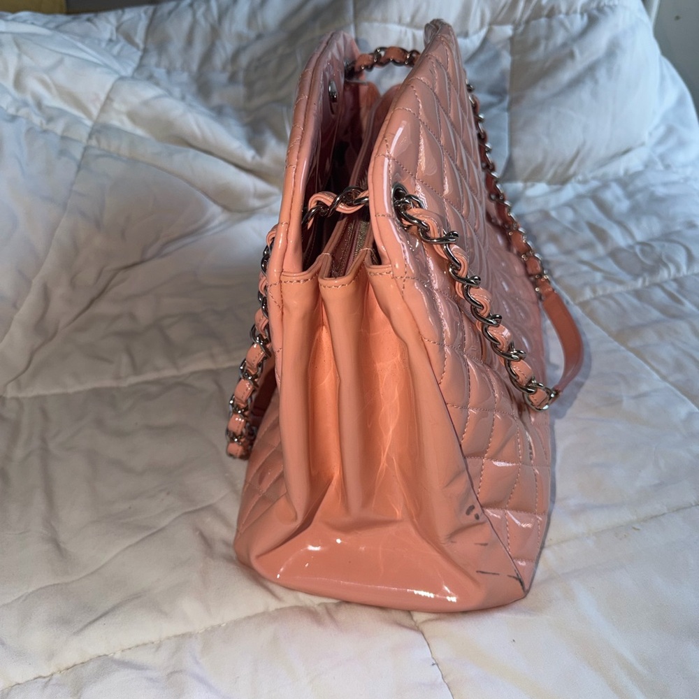 CHANEL Pink Glossy Quilted Shoulder Bag - Picture 5 of 14